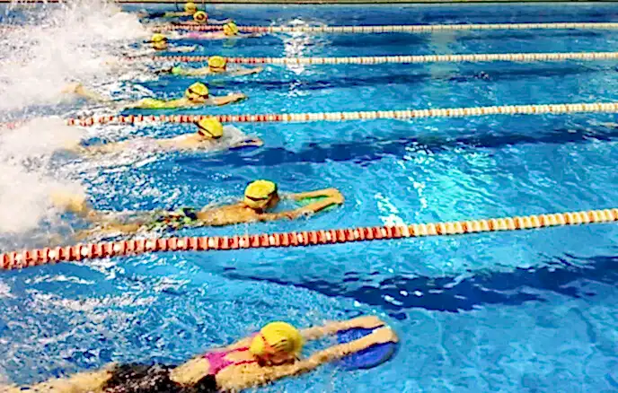 Acıbadem Çocuk Yüzme Kursu